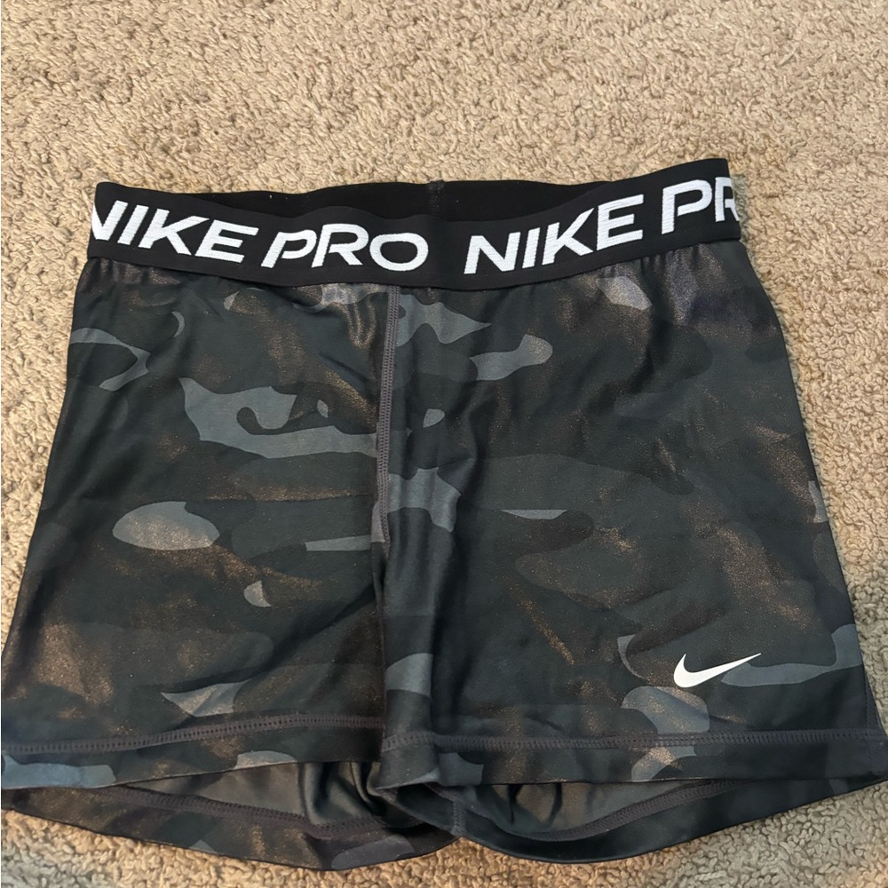 Camo Nike pros size Small